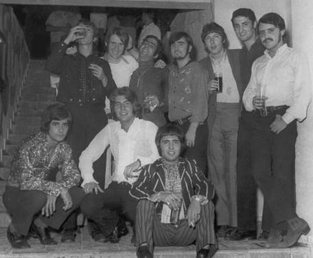 LOS CANARIOS en el pasaje ZACATÍN de TORREMOLINOS